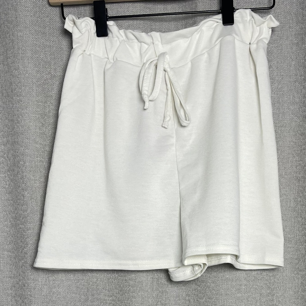 Boohoo Shorts Womens 6 NWT White Paperbag High Rise Tie Waist Casual
